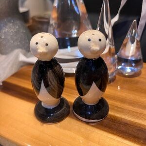 Mid Century Charming Black and Cream Penguin Shakers, no corks